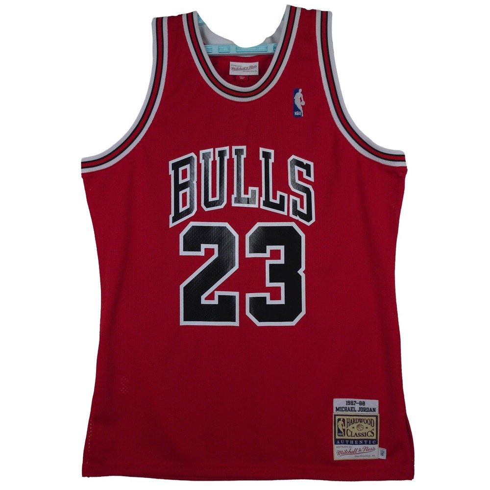 Authentic Michael Jordan Chicago Bulls Mitchell & Ness NBA Large Jersey Red NWT